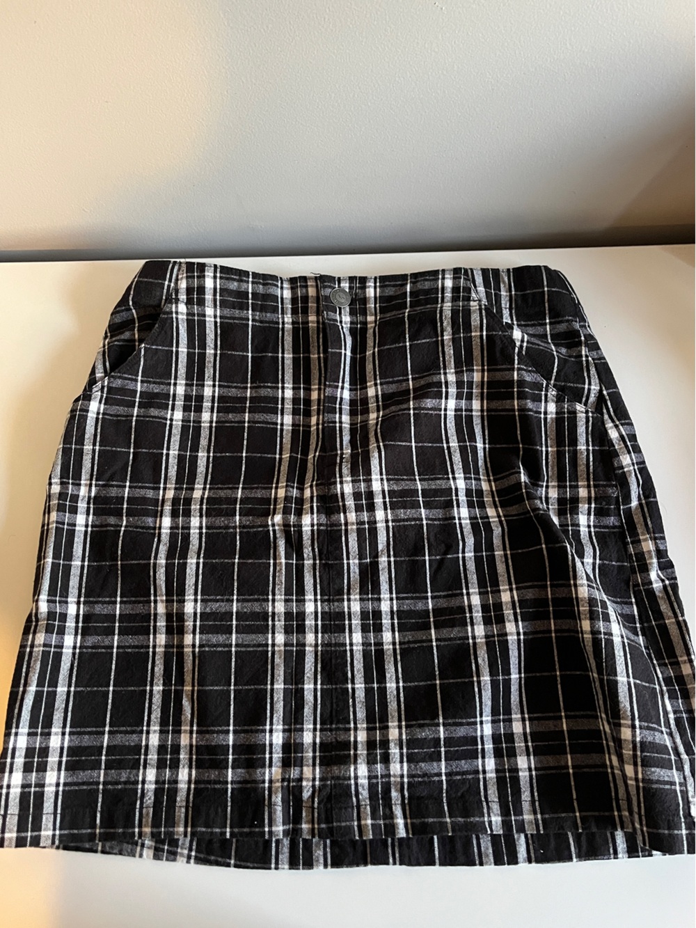 Black & White Plaid Skirt Hollister Size Small